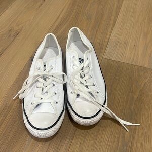 Leather white converse women’s size 7 VGUC